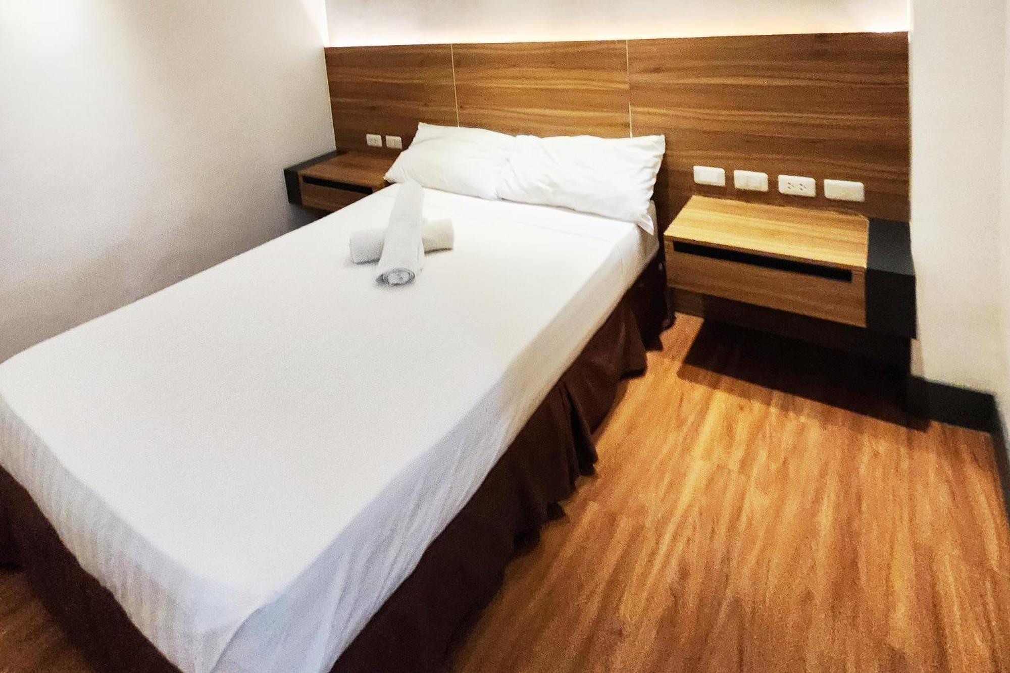 Boulevard Pension Hotel Cebu Eksteriør bilde